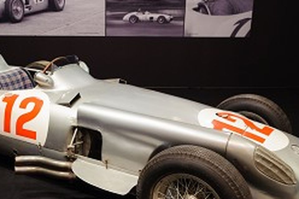 Historique du sigle Mercedes-Benz