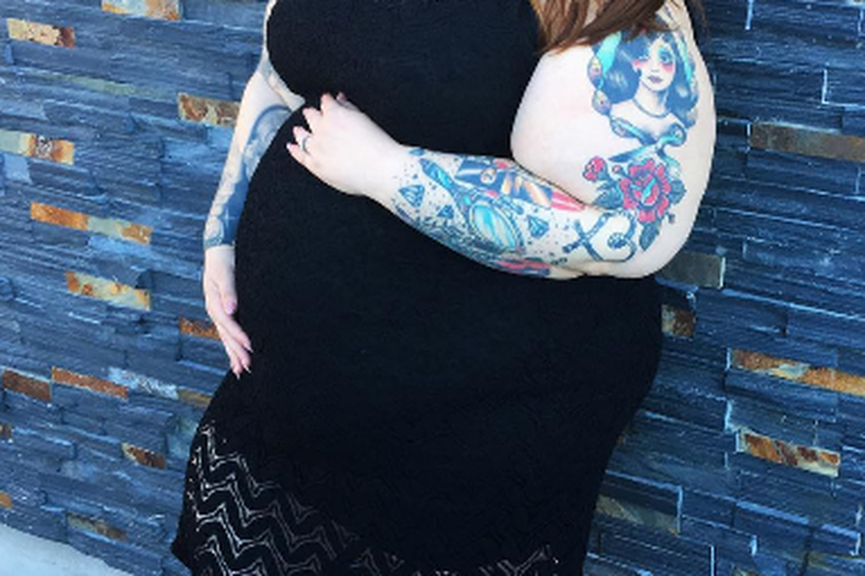 Pregnant plus-size model Tess Holliday hits back at critics of nude  pregnancy photo (NSFW)