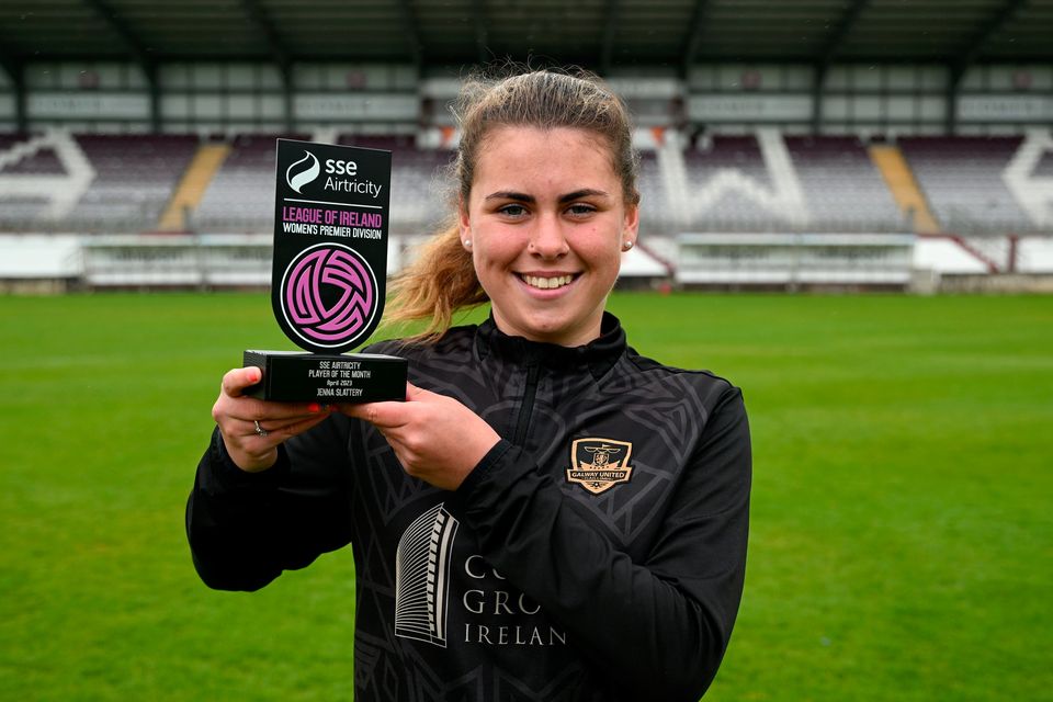 Jenna Slattery of Galway United with her SSE Airtricity Player of the Month Award for April at Eamonn Deacy Park in Galway. Photo: Ray Ryan/Sportsfile