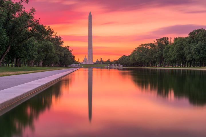 Donald Trump gives $6.9m contract to paint Washington landmark to his ‘pool guy’