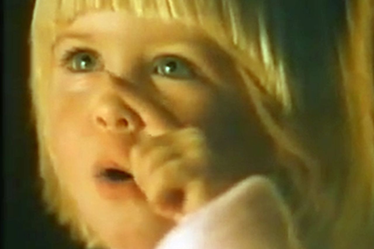 Kellogg's christmas store advert little girl