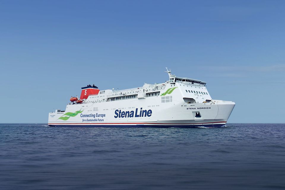 Los planes de los pasajeros del ferry se vieron sumidos en el caos cuando el servicio Rosslare a Fishguard de Stena se ‘suspendió’