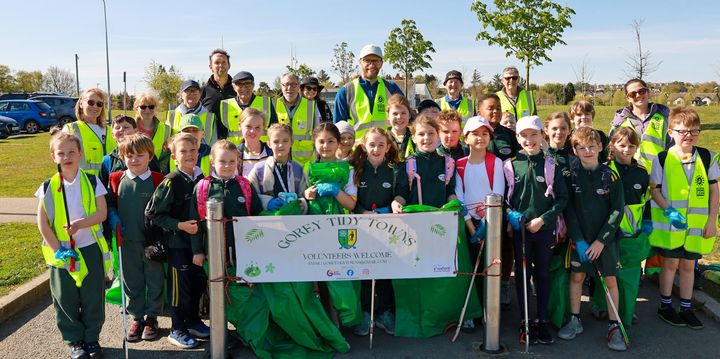 Gorey community turns out in force as over 60 volunteers join Spring Clean