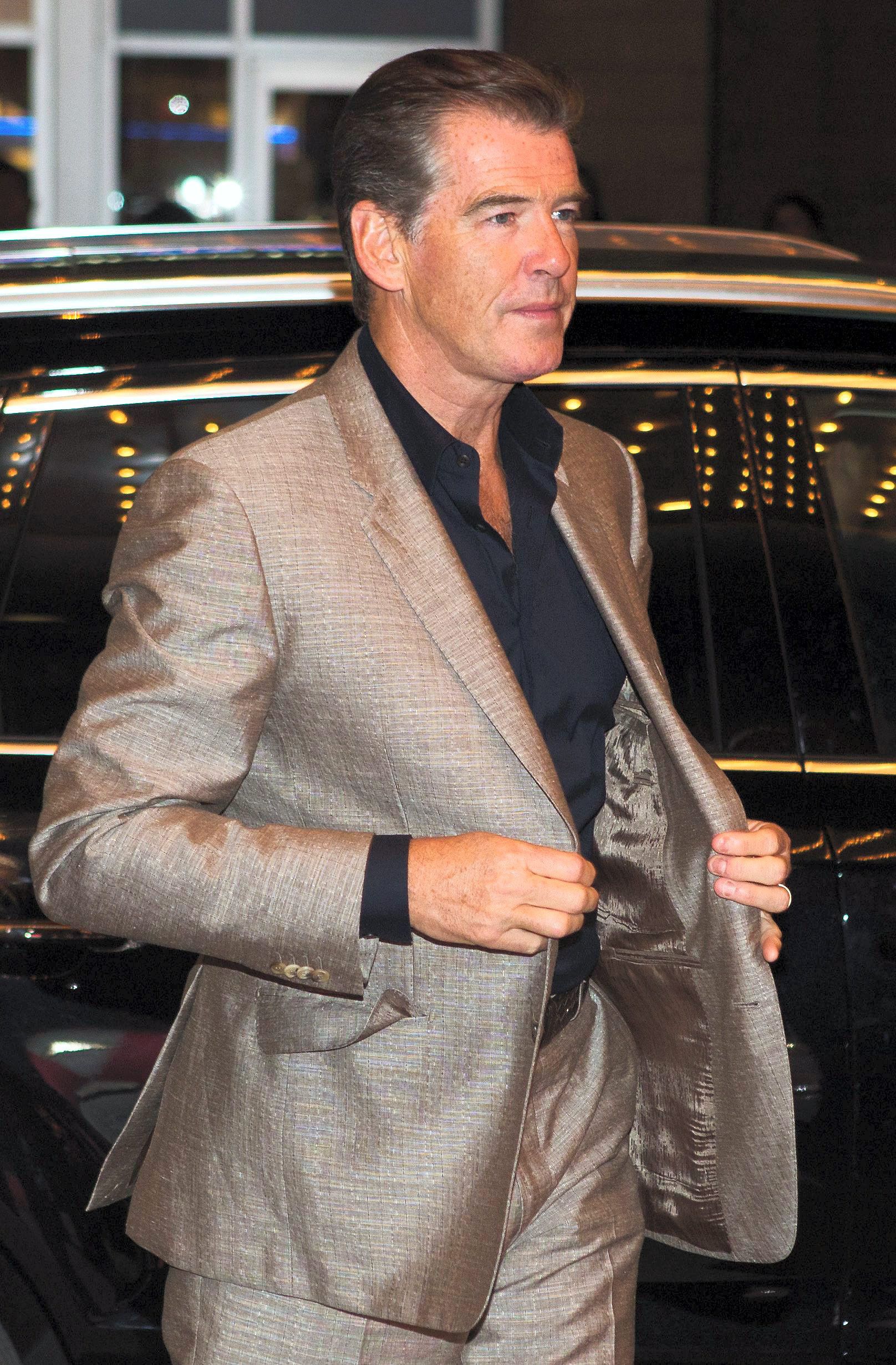 File:Pierce Brosnan Deauville 2019 (fixed spots).jpg - Wikipedia