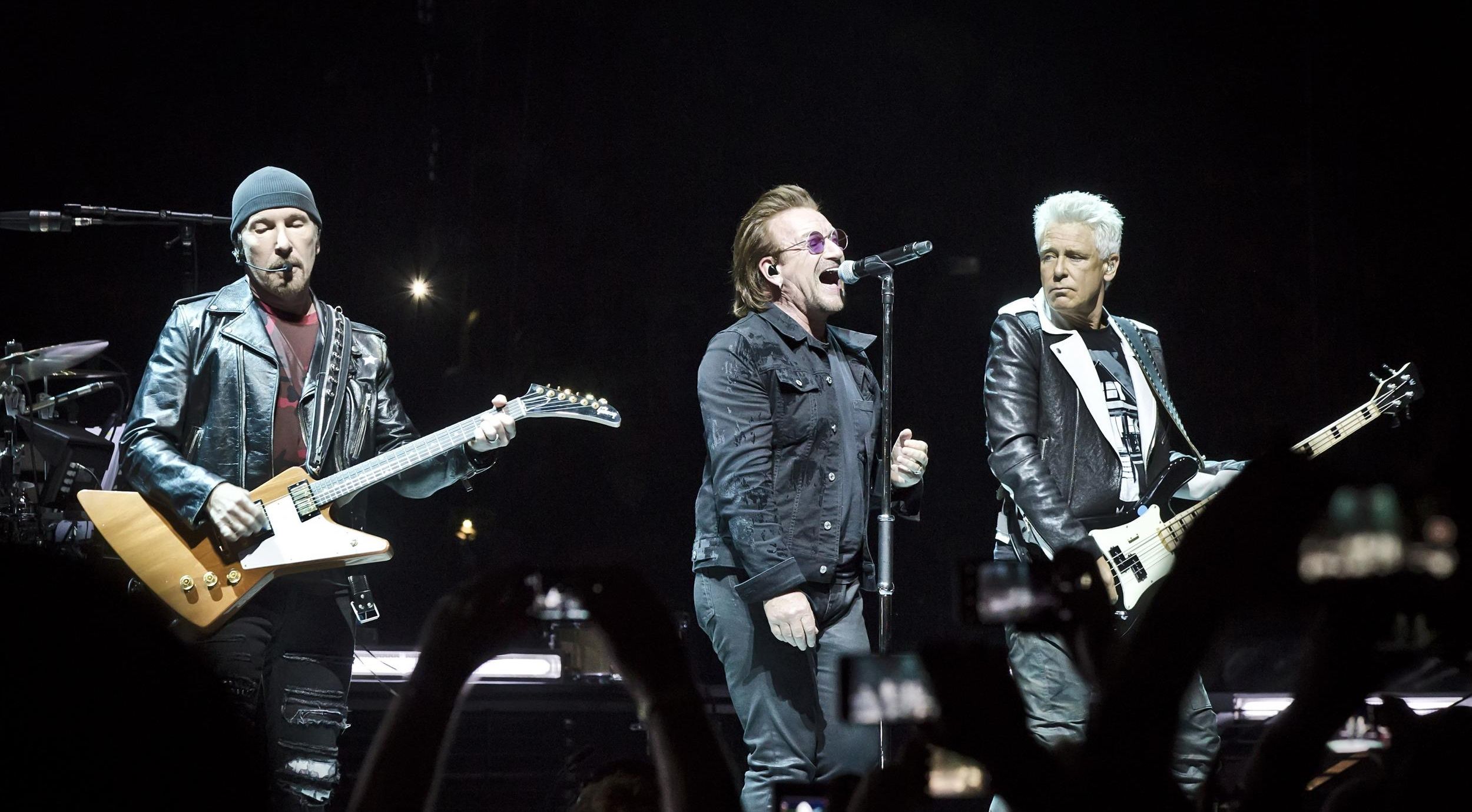 Las Vegas Sphere hosts first concert, putting on spectacle for U2