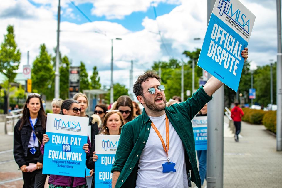 Medical scientists on strike outside St James' Hospital in Dublin over long-standing pay and career development issues. Pic: Mark Condren