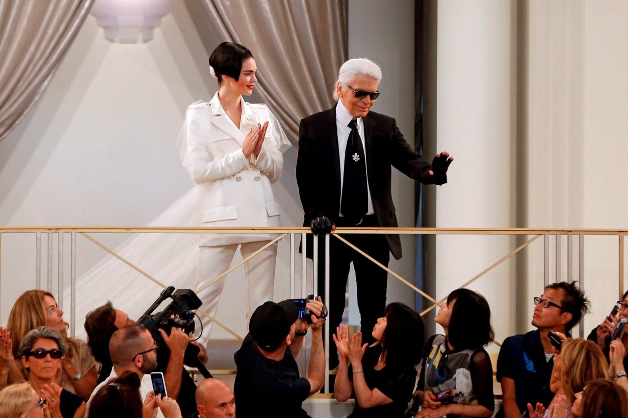 Kendall Jenner ends Chanel show in statement white wedding suit as she  kisses Karl Lagerfeld on stage - Irish Mirror Online