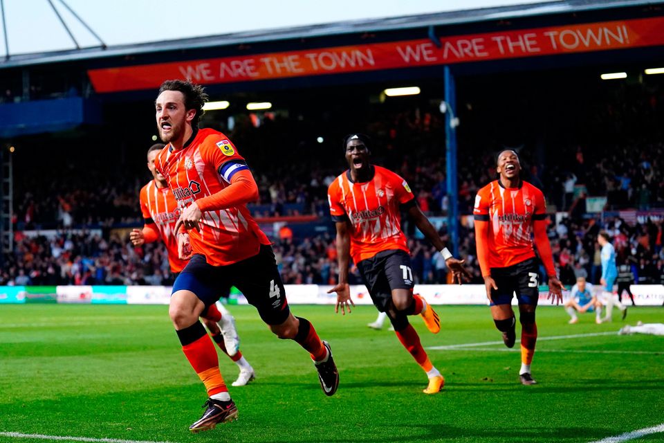 Gols e melhores momentos de Luton Town x West Bromwich pela Championship  (2-3)