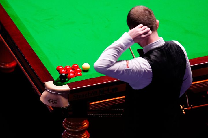 ‘Bizarre...silly...ludicrous’ - Mark Allen and Wu Yize play out longest frame in Crucible history