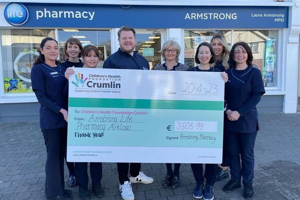 Laura Greene, Niamh O’Donnell, Louise Foster, Liam Redmond (CHF for Crumlin Hospital), Laura Armstrong, Barbara O’Sullivan, Jessica Kearney and Beverley Rowlands.